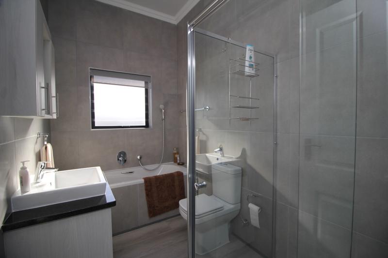 3 Bedroom Property for Sale in Reebok Western Cape